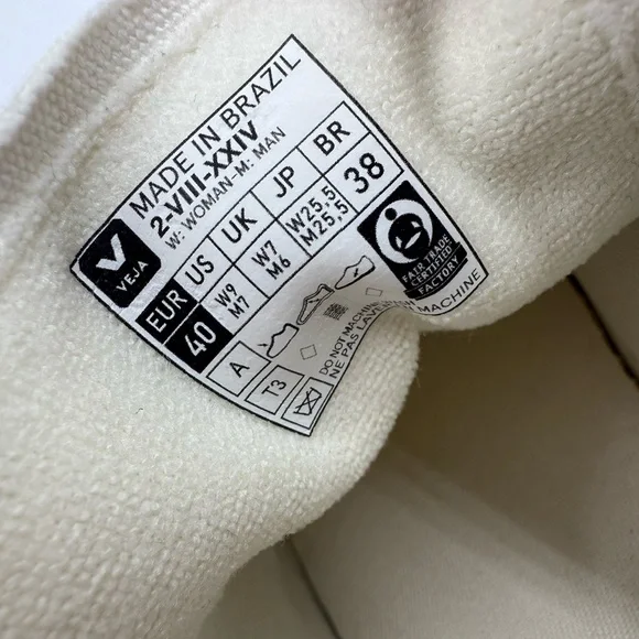 VEJA V-12 Sneakers - Picture 10 of 11